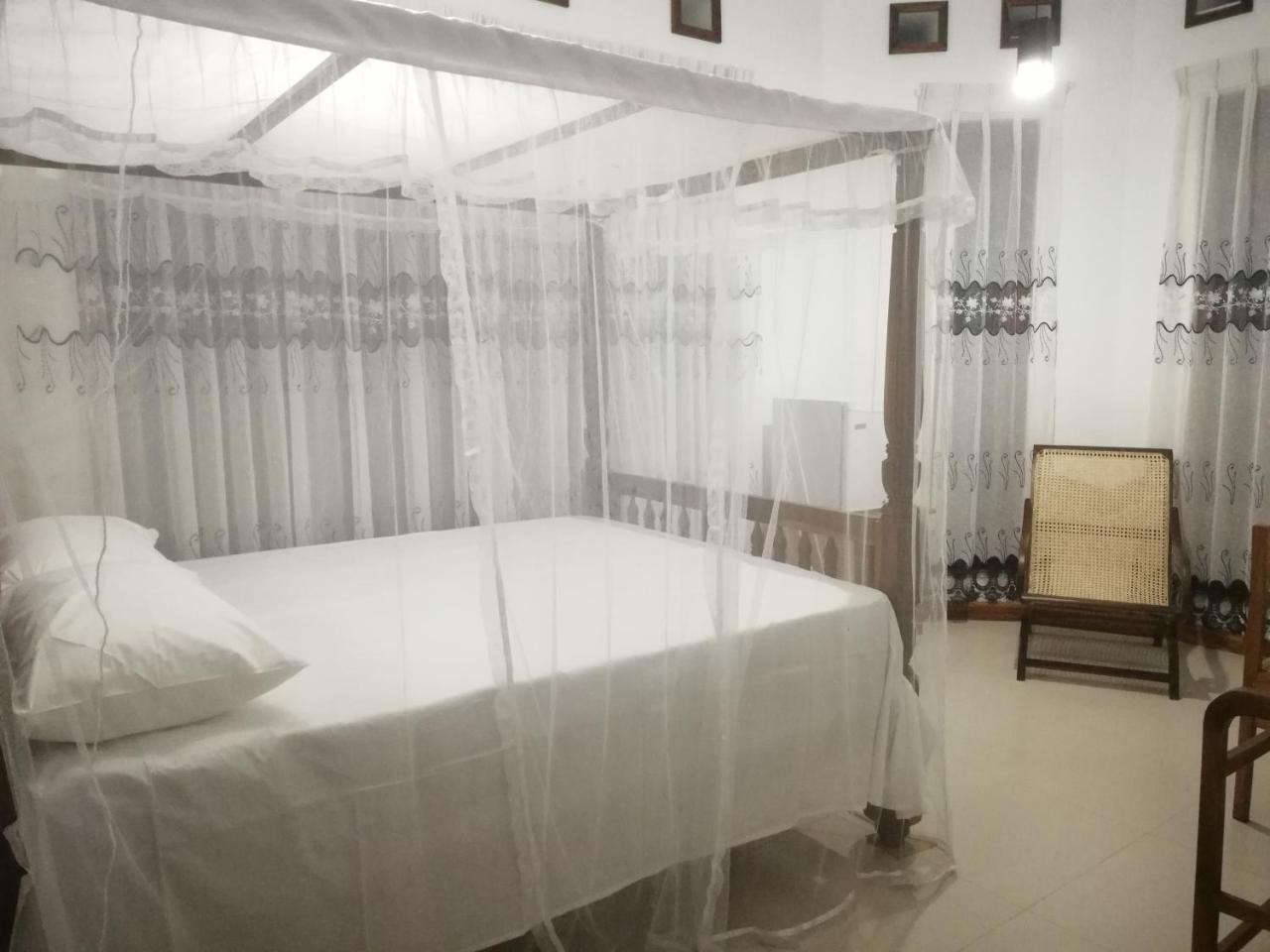 Air Port 5 Minutes Super Clean Upul Bed & Breakfast Negombo Ngoại thất bức ảnh