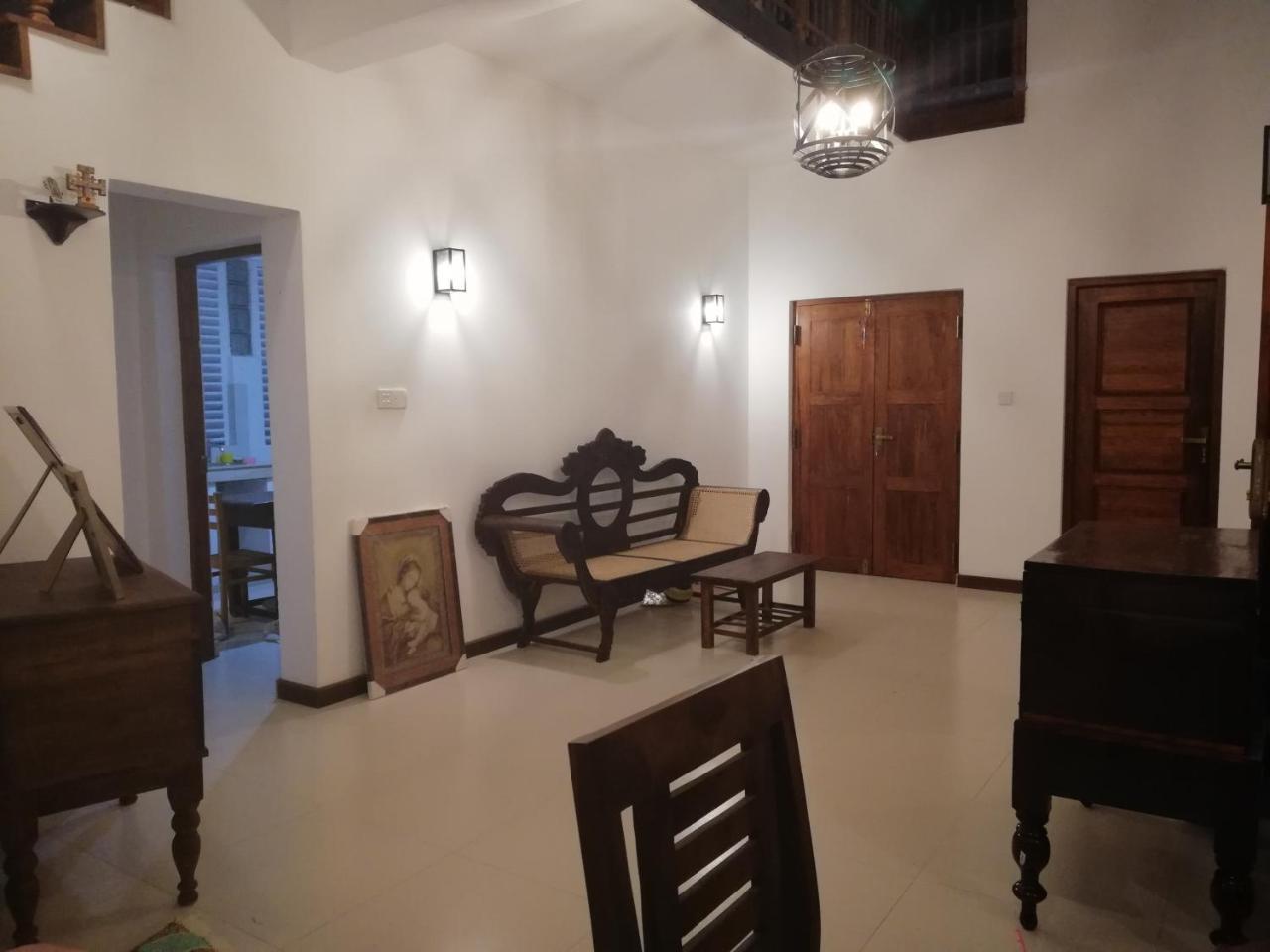 Air Port 5 Minutes Super Clean Upul Bed & Breakfast Negombo Ngoại thất bức ảnh