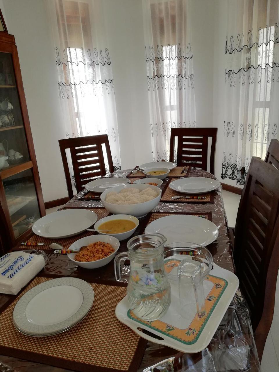 Air Port 5 Minutes Super Clean Upul Bed & Breakfast Negombo Ngoại thất bức ảnh