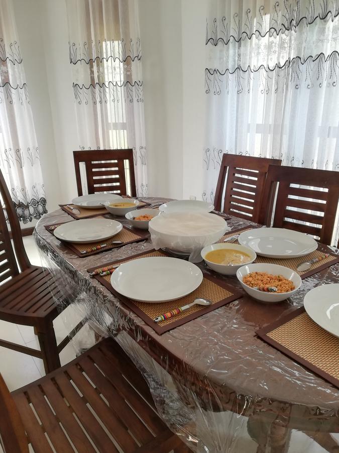 Air Port 5 Minutes Super Clean Upul Bed & Breakfast Negombo Ngoại thất bức ảnh