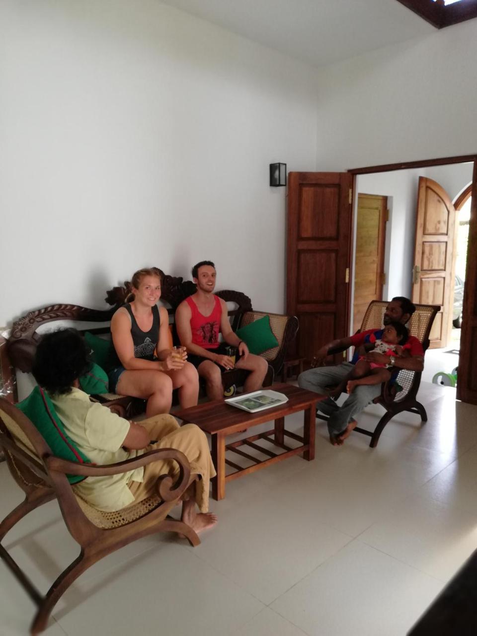 Air Port 5 Minutes Super Clean Upul Bed & Breakfast Negombo Ngoại thất bức ảnh